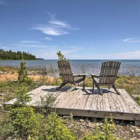 Rustic De Tour Village Cabin With Deck On Lake Huron